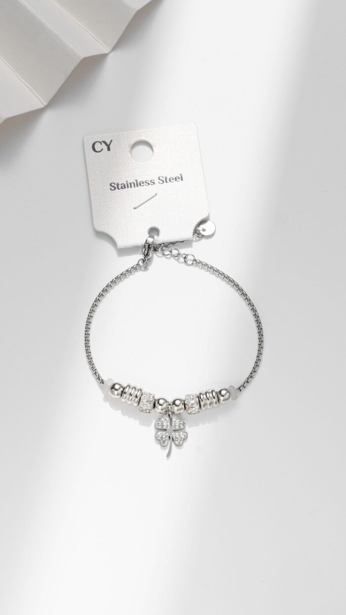 chic_mode_germogli_Bracciale Charm Quadrifoglio In Acciaio