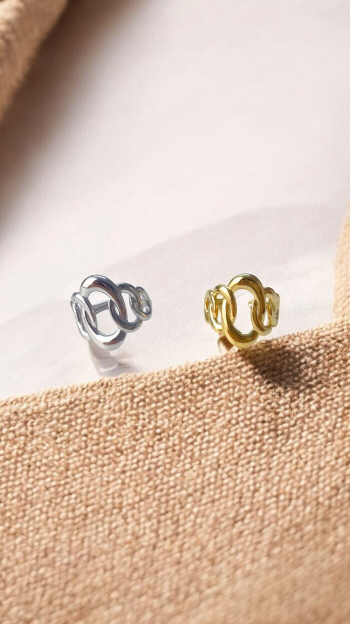 🔗 Anello Cerchi Intrecciati - L'Unione Perfetta tra Design e Simbolismo